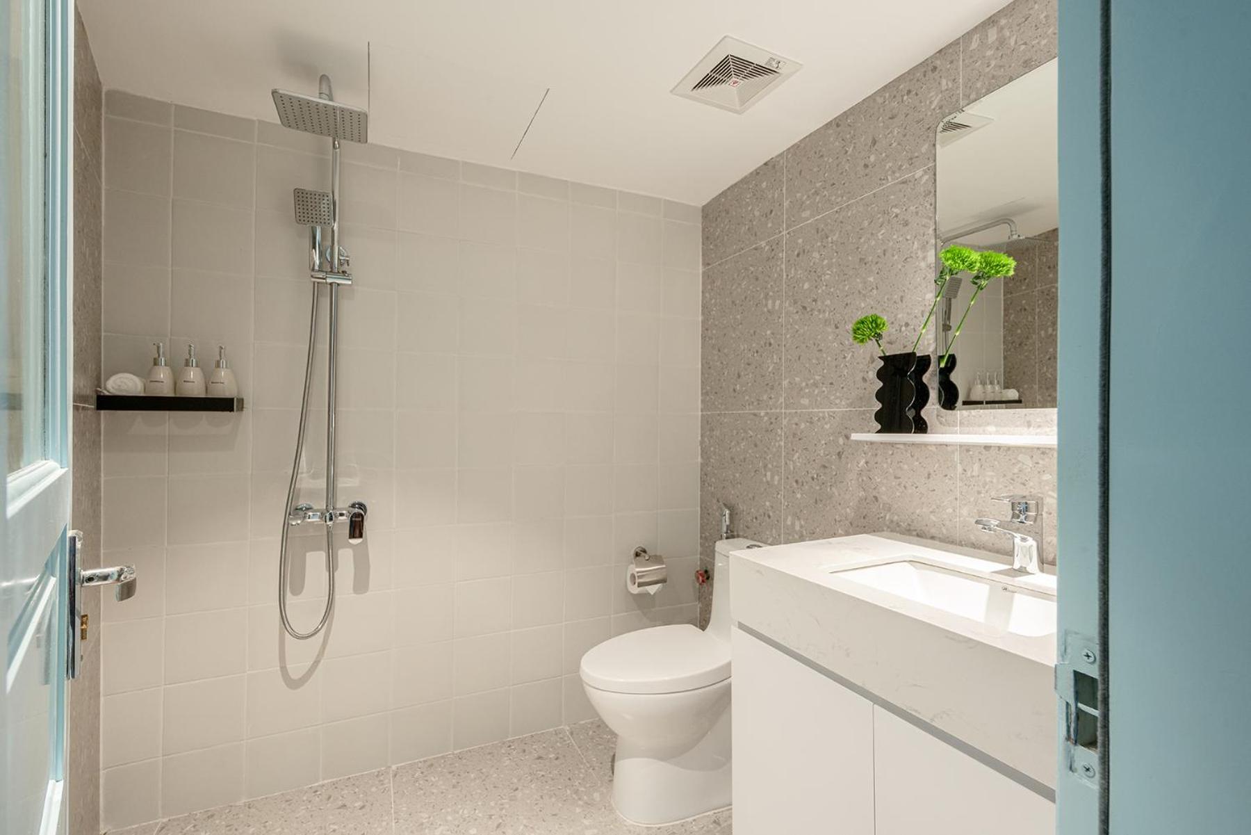 M Village Hotel Ho Guom Hanoi Room photo